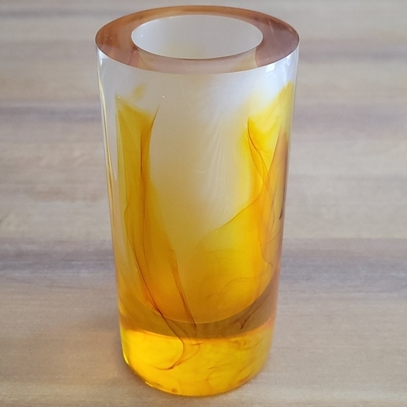 Amber Vase made of resin and fiberglass - Picture 2 of 11